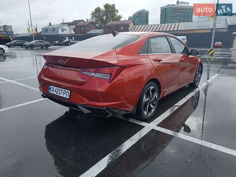 Седан Hyundai Elantra 2022 в Києві