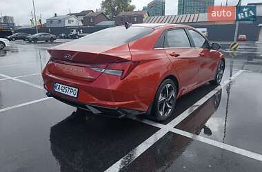 Седан Hyundai Elantra 2022 в 