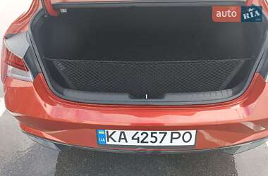 Седан Hyundai Elantra 2022 в 