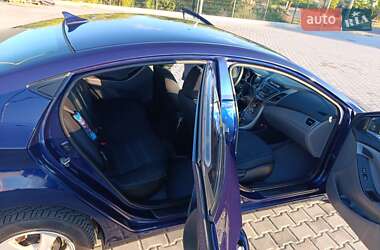 Седан Hyundai Elantra 2013 в 