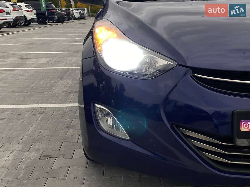 Седан Hyundai Elantra 2011 в Киеве