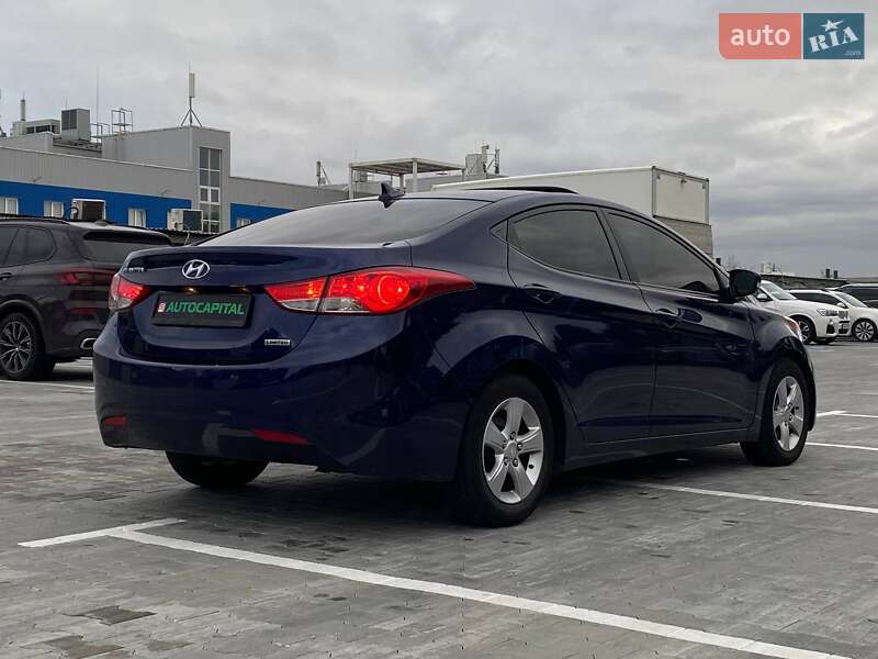 Седан Hyundai Elantra 2011 в Киеве