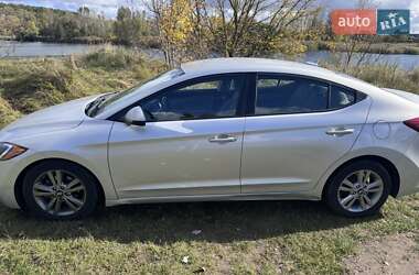 Седан Hyundai Elantra 2017 в 