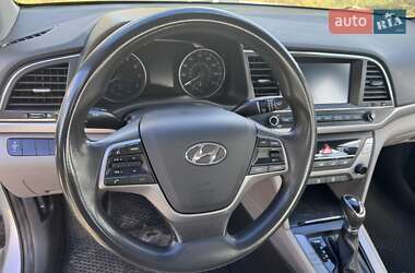 Седан Hyundai Elantra 2017 в 