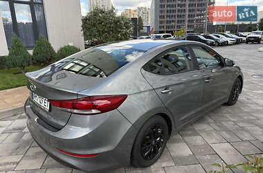 Седан Hyundai Elantra 2018 в 