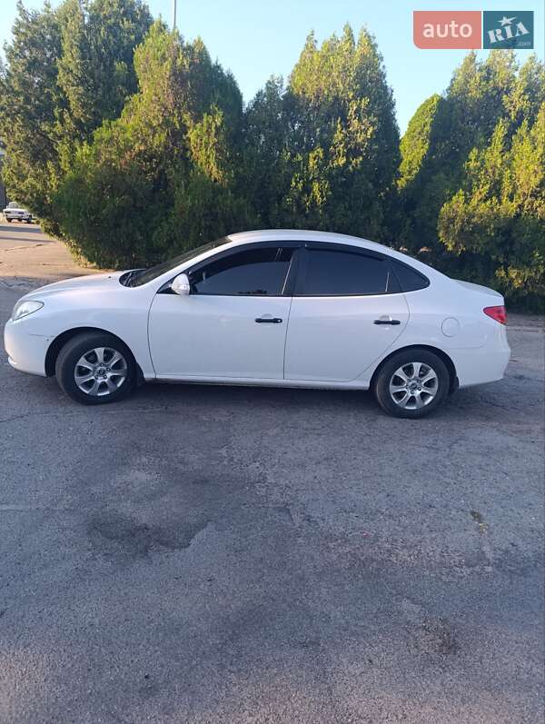 Седан Hyundai Elantra 2011 в Нікополі