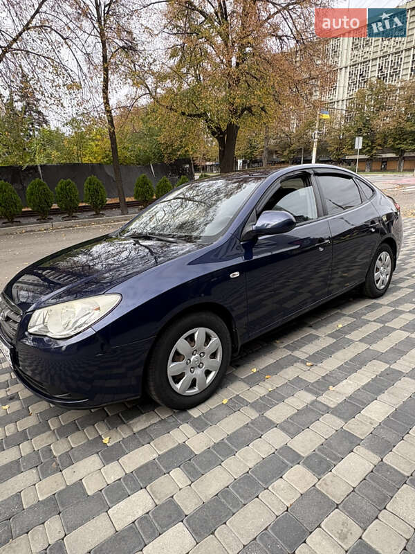 Седан Hyundai Elantra 2008 в Запорожье