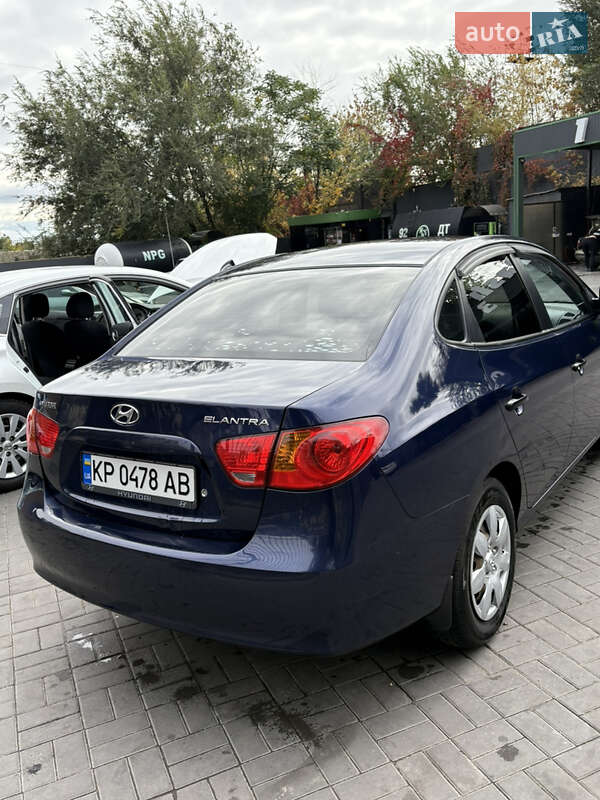 Седан Hyundai Elantra 2008 в Запорожье