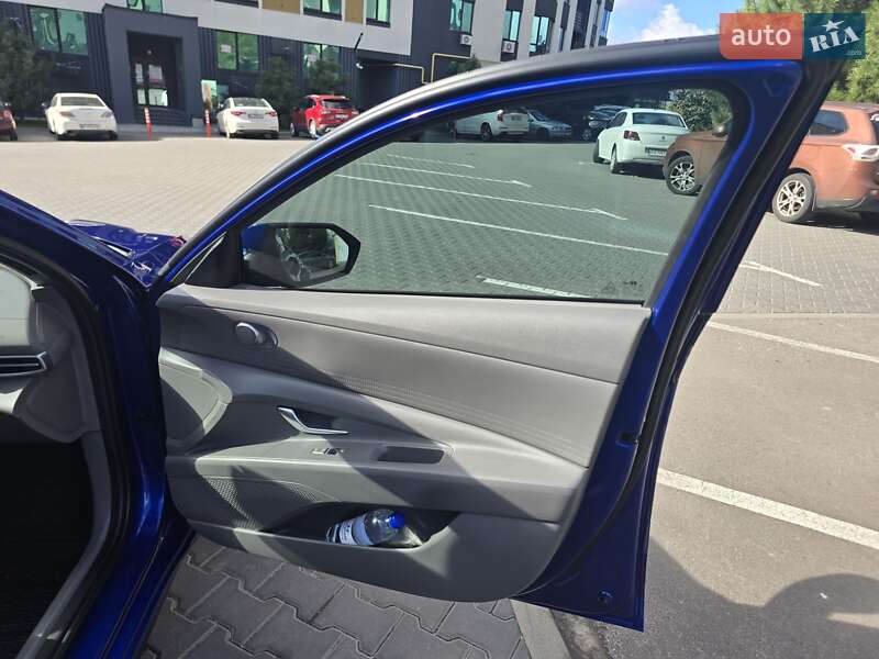 Седан Hyundai Elantra 2023 в Киеве
