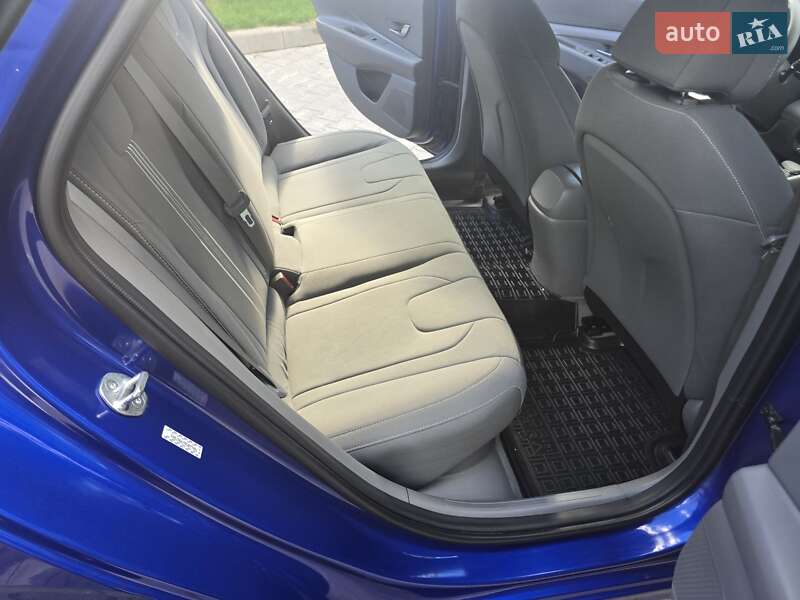 Седан Hyundai Elantra 2023 в Киеве