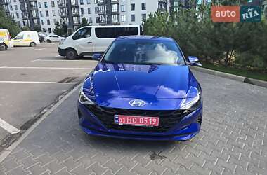 Седан Hyundai Elantra 2023 в 