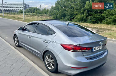 Седан Hyundai Elantra 2017 в 