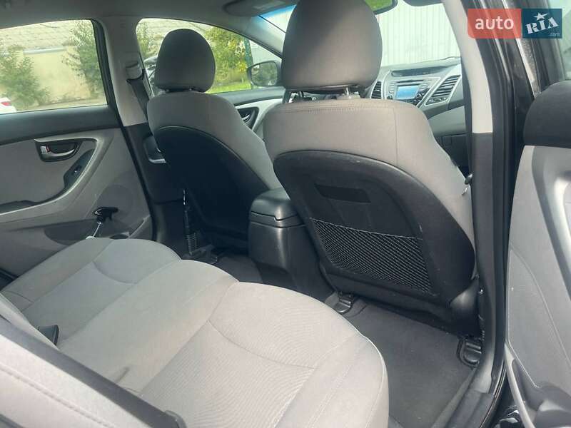 Седан Hyundai Elantra 2014 в Киеве