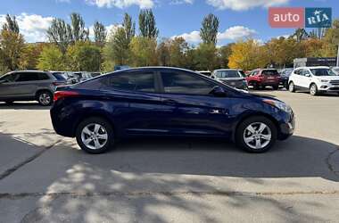 Седан Hyundai Elantra 2013 в 