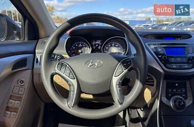 Седан Hyundai Elantra 2013 в 