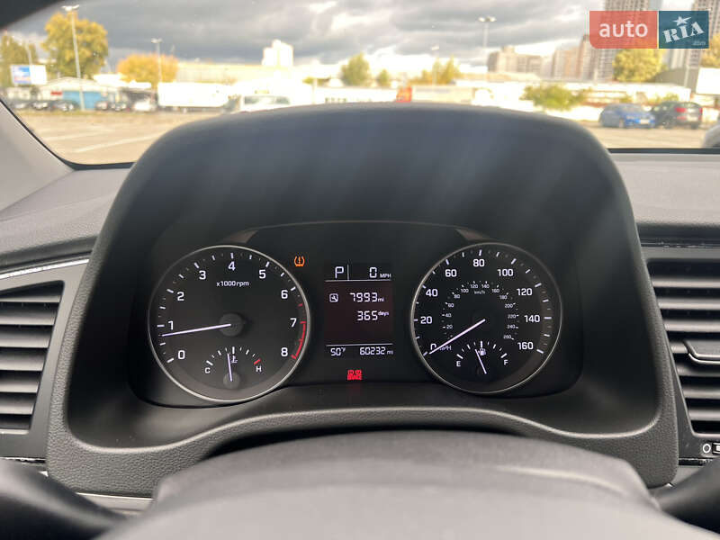 Седан Hyundai Elantra 2016 в Киеве