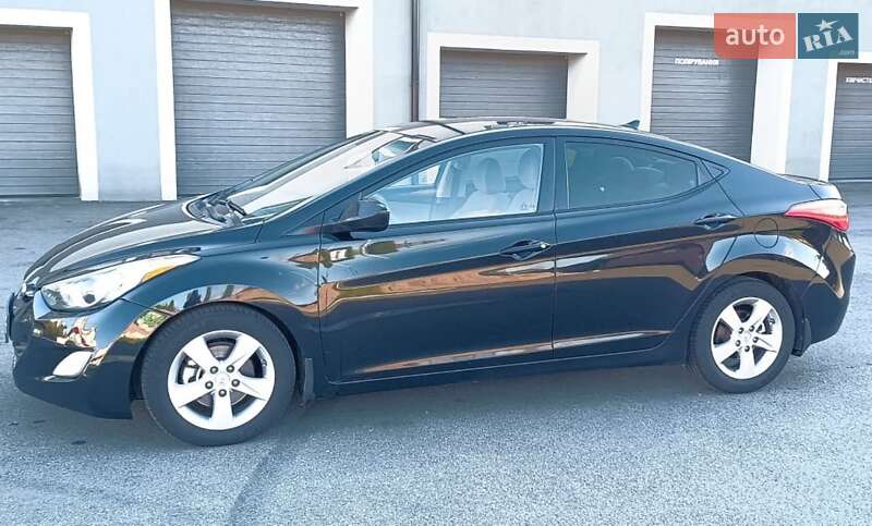 Седан Hyundai Elantra 2013 в Виннице