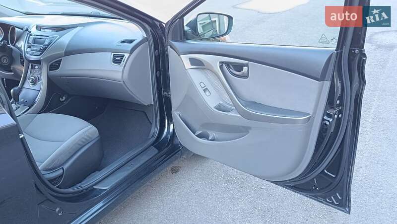 Седан Hyundai Elantra 2013 в Виннице