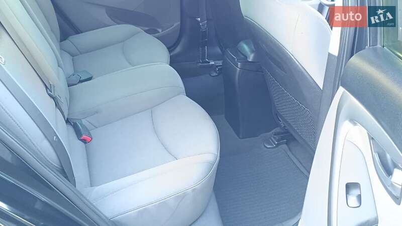 Седан Hyundai Elantra 2013 в Виннице