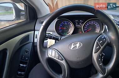 Седан Hyundai Elantra 2014 в 