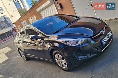 Седан Hyundai Elantra 2014 в 
