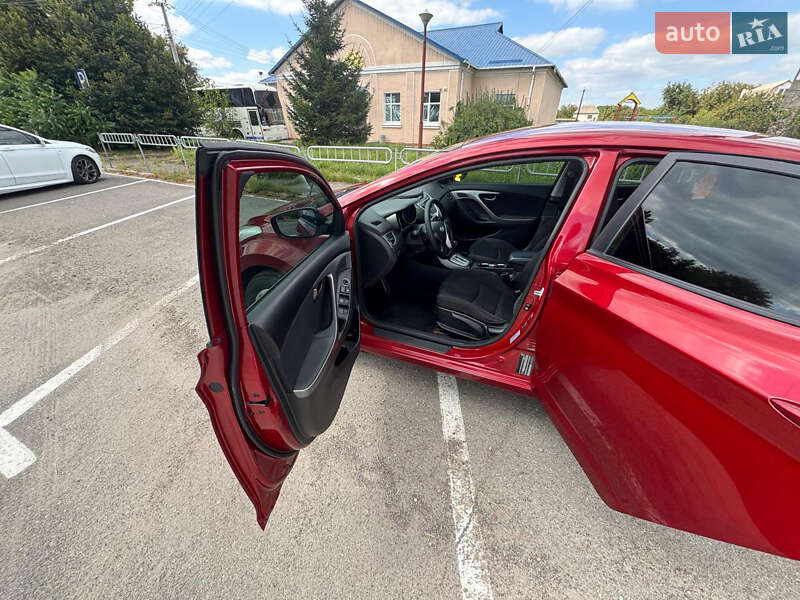 Седан Hyundai Elantra 2011 в Киеве