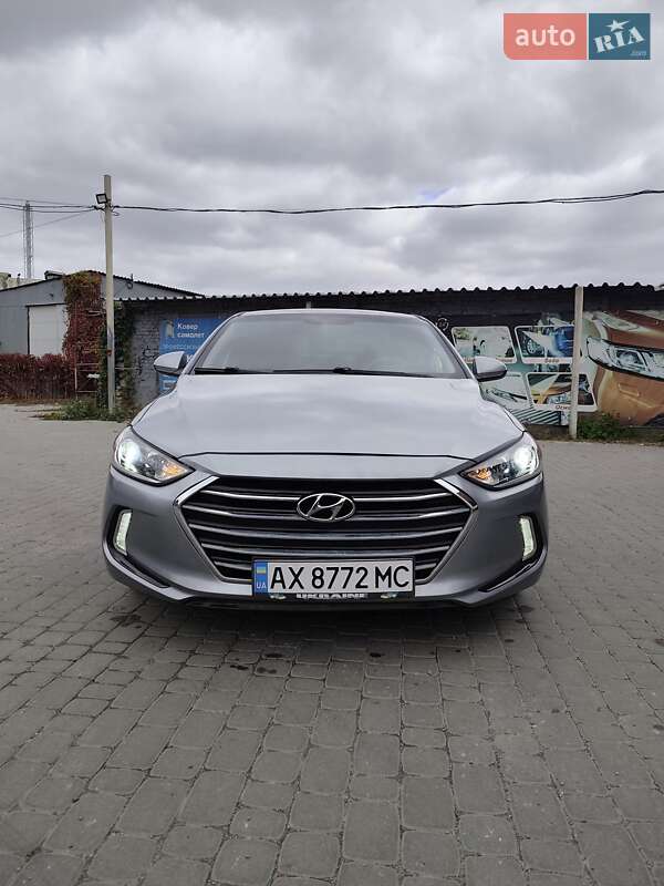 Седан Hyundai Elantra 2016 в Харкові