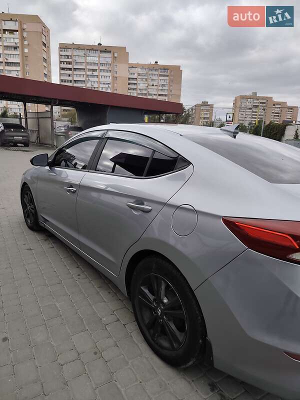 Седан Hyundai Elantra 2016 в Харкові