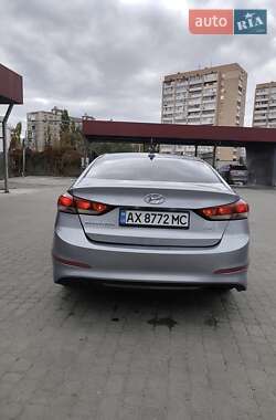 Седан Hyundai Elantra 2016 в 