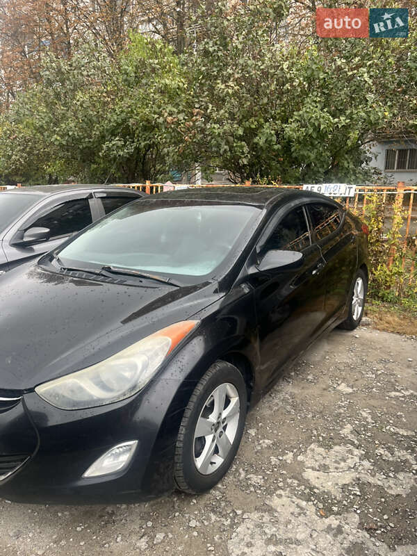 Седан Hyundai Elantra 2013 в 