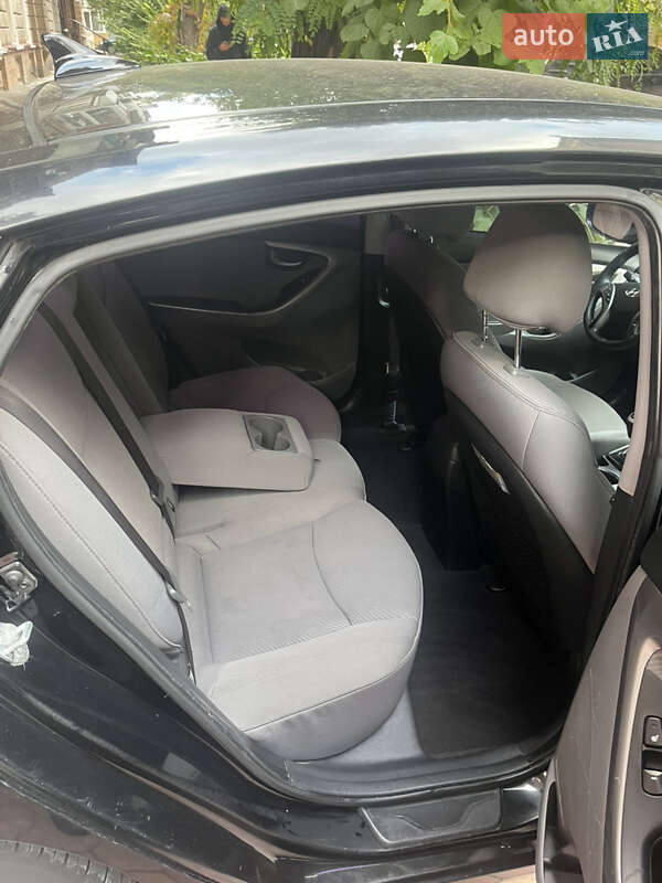 Седан Hyundai Elantra 2013 в Днепре