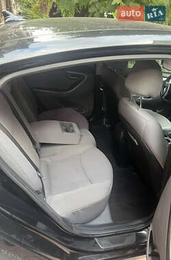 Седан Hyundai Elantra 2013 в 