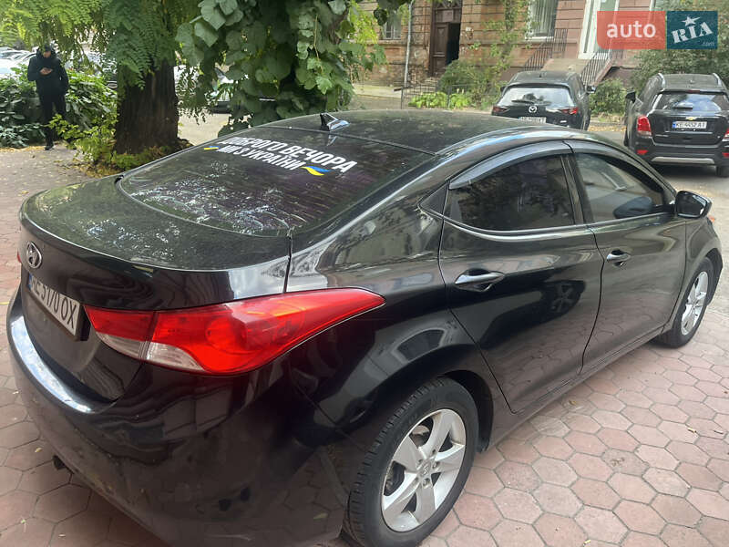 Седан Hyundai Elantra 2013 в Днепре