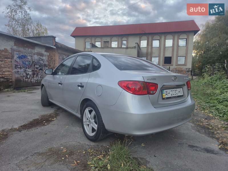Седан Hyundai Elantra 2011 в Павлограде