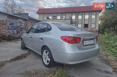 Седан Hyundai Elantra 2011 в 