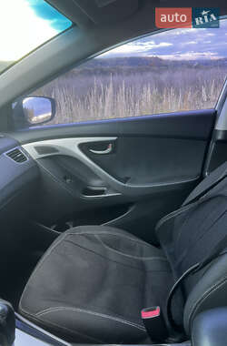 Седан Hyundai Elantra 2012 в 