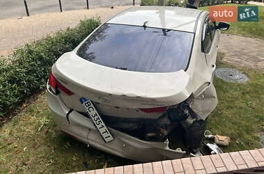 Седан Hyundai Elantra 2012 в 
