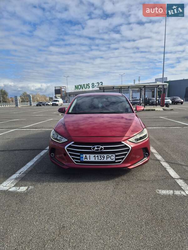 Седан Hyundai Elantra 2017 в Киеве