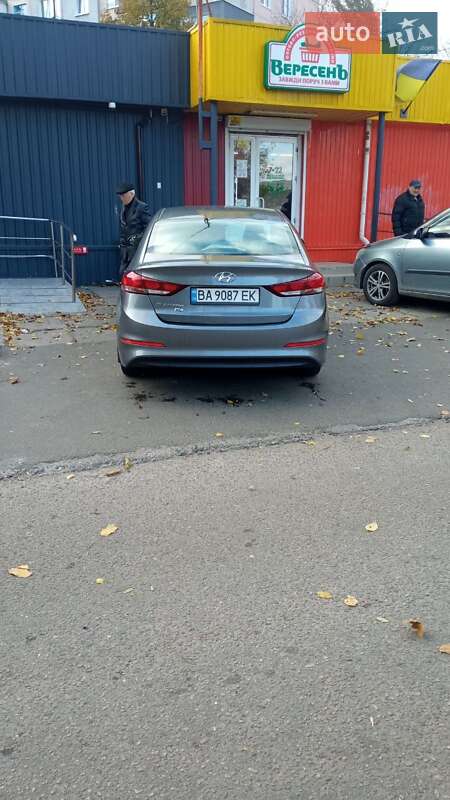 Седан Hyundai Elantra 2018 в Кропивницком