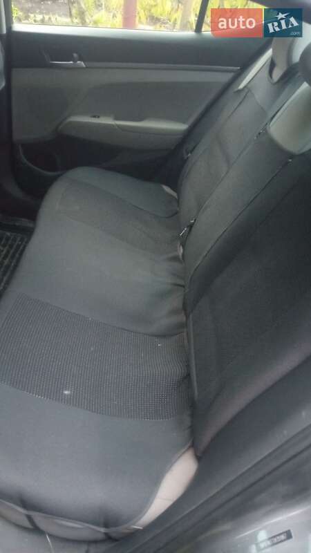 Седан Hyundai Elantra 2018 в Кропивницком