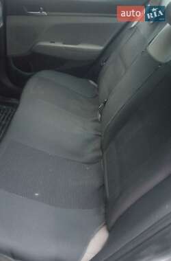 Седан Hyundai Elantra 2018 в 