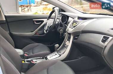 Седан Hyundai Elantra 2011 в 