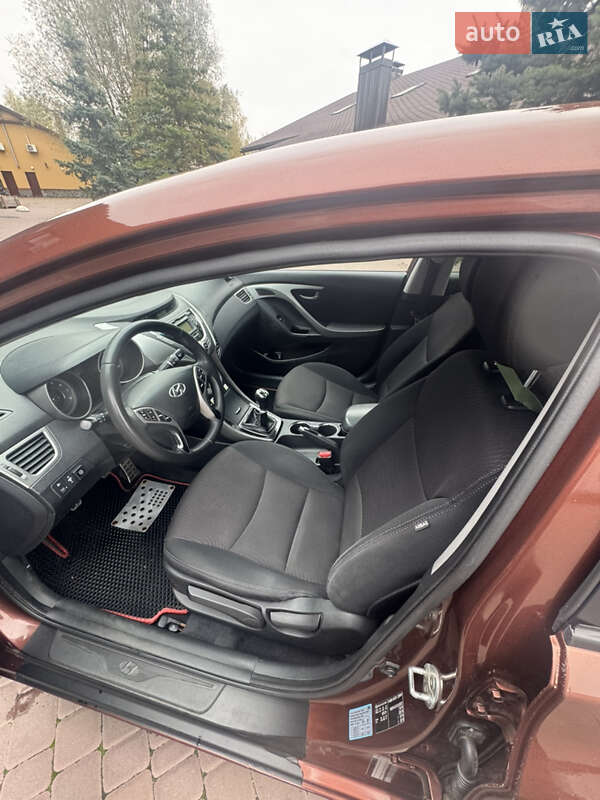 Седан Hyundai Elantra 2012 в Броварах
