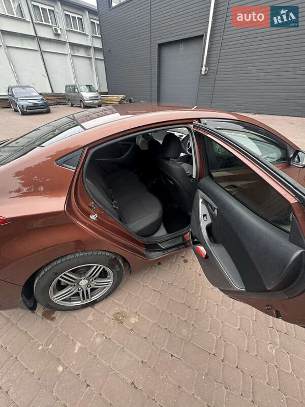 Седан Hyundai Elantra 2012 в Броварах