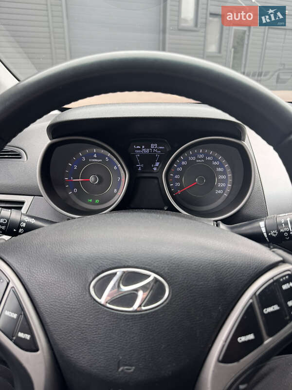 Седан Hyundai Elantra 2012 в Броварах