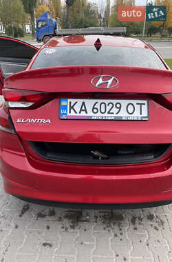 Седан Hyundai Elantra 2018 в 