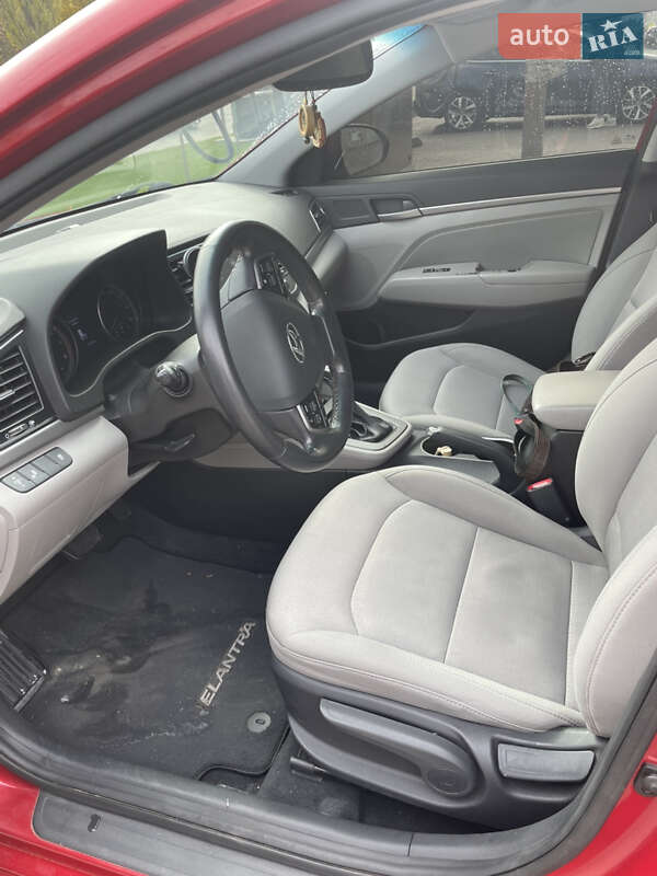 Седан Hyundai Elantra 2018 в Киеве фото 12 Седан Hyundai Elantra 2018 в Киеве