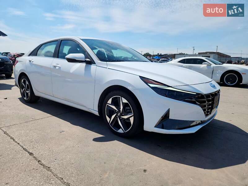 Седан Hyundai Elantra 2022 в Львове
