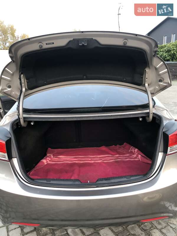 Седан Hyundai Elantra 2011 в Киеве