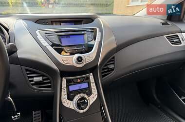 Седан Hyundai Elantra 2012 в 